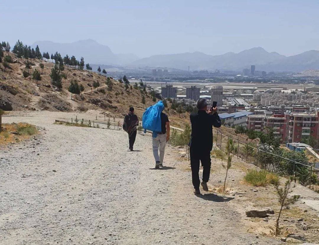 阿富汗地形以山地为主，80%地区为高原山地