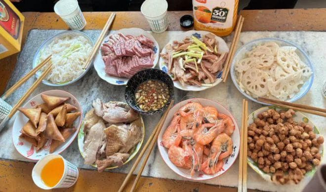 河南人待客的“倔脾气”，为何大雪纷飞也要8个凉菜先上桌？