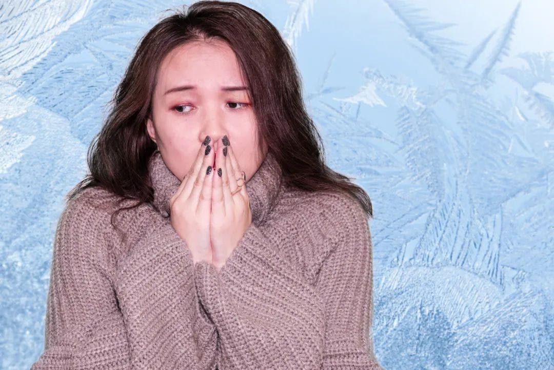 女生冬天容易手脚冰凉，原因竟是它！掌握这几招，再也不怕冷得睡不着了