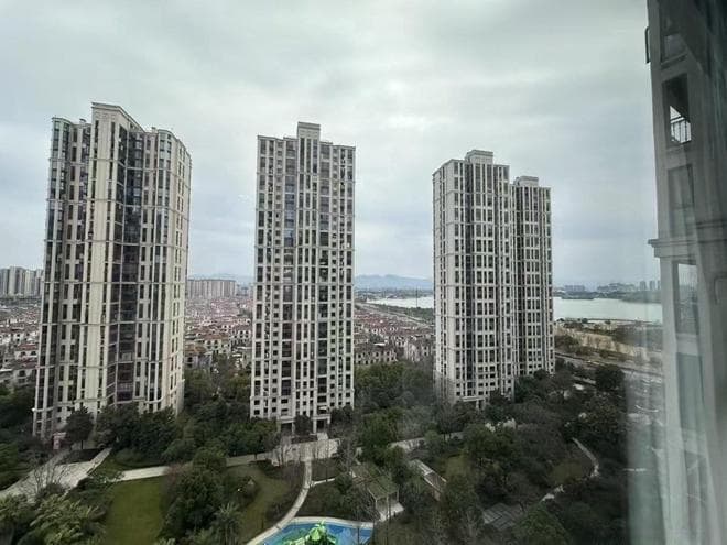 DeepSeek深度解析：中国房价未来走势与投资建议