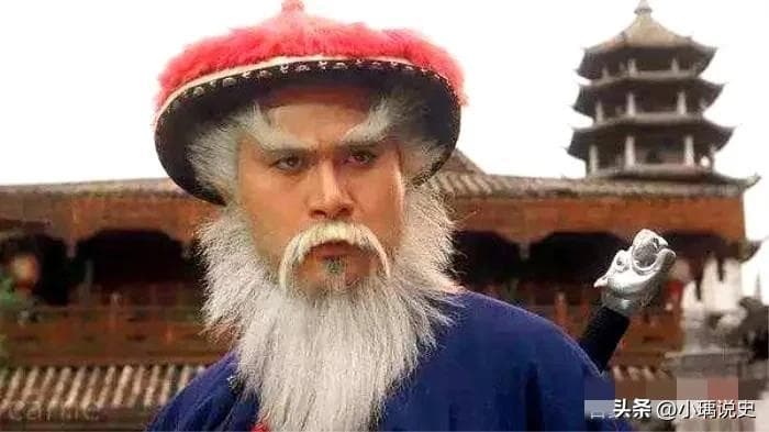 鳌拜的一生：清朝三朝元老，从硬刚多尔衮，权倾朝野到被幽禁而终