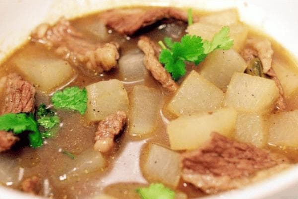 一碗热腾腾的牛肉萝卜汤，不仅能暖身暖心，还能提升免疫力