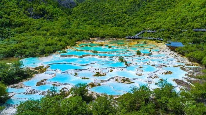 阿坝州十大景点全攻略：从黄龙到九寨沟，领略高原之美