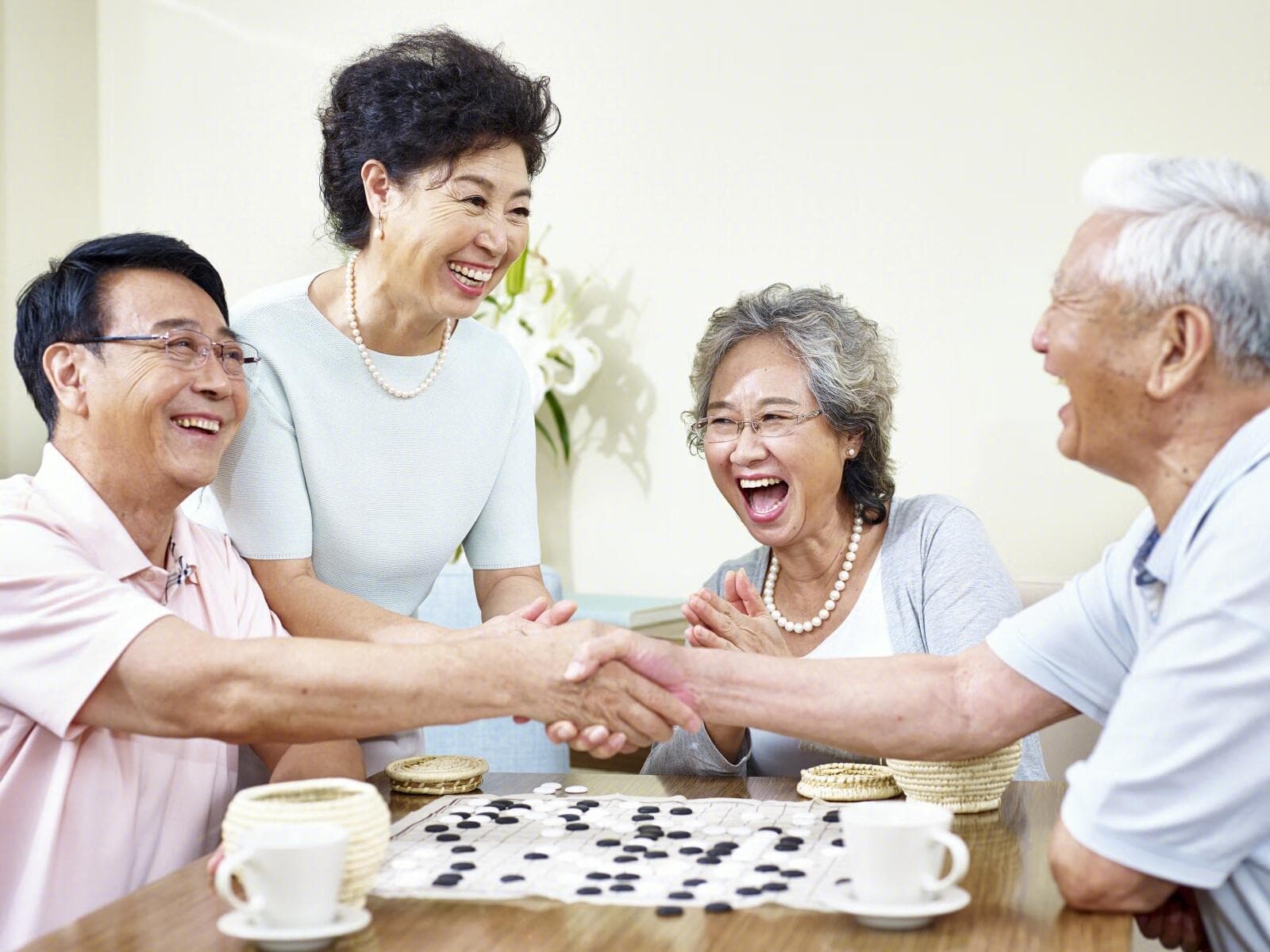 六十到八十岁的老年人，应注意哪些问题呢？