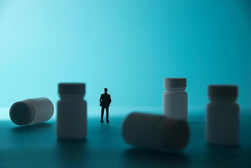 巨亏40亿，创新药龙头，绝境求生！