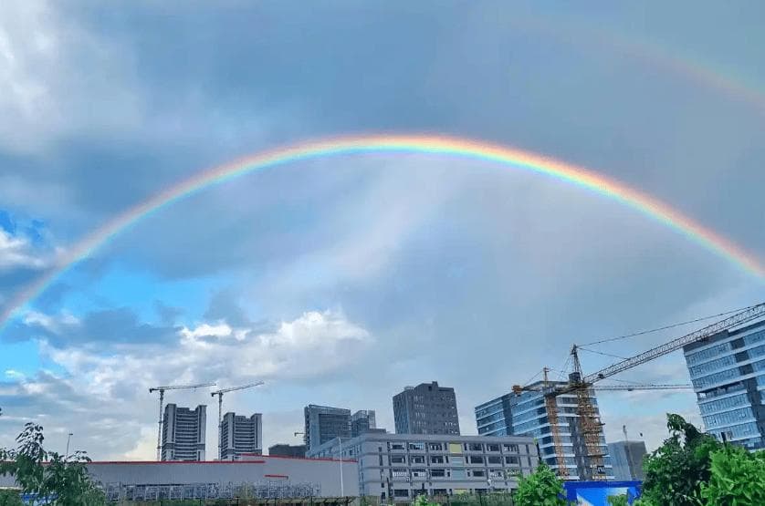 下雨与出太阳：彩虹的神秘原理