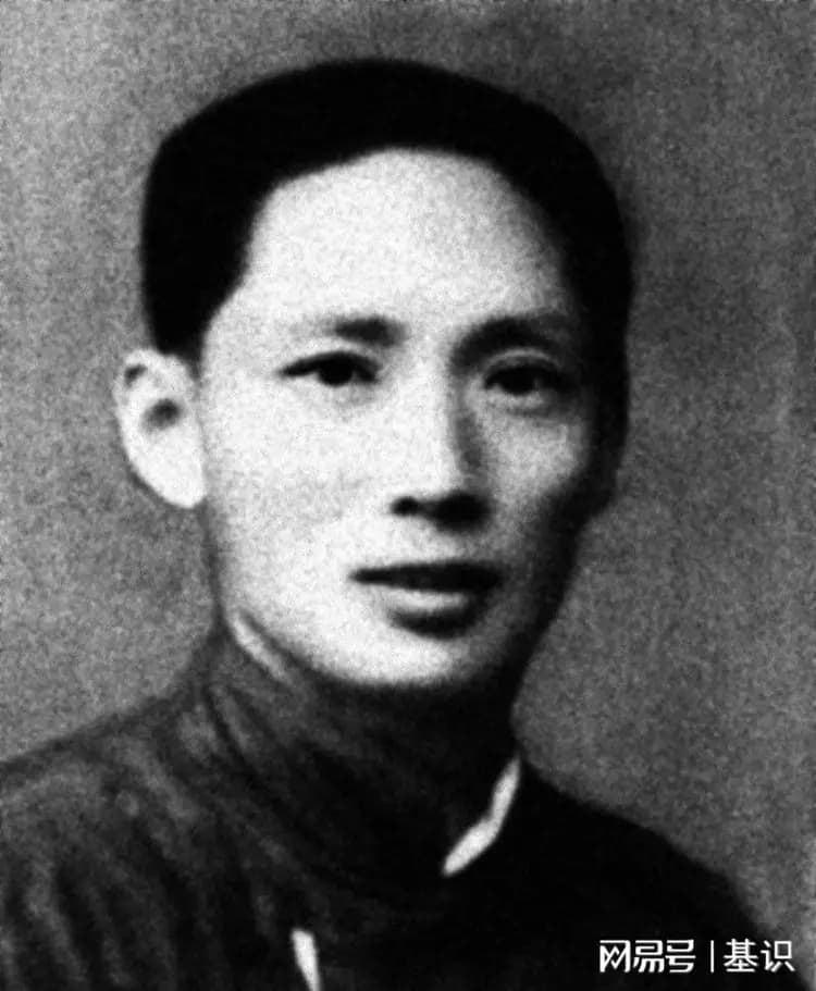 他担任过红军四个师的师长，按资历最低也是大将，可惜英年早逝