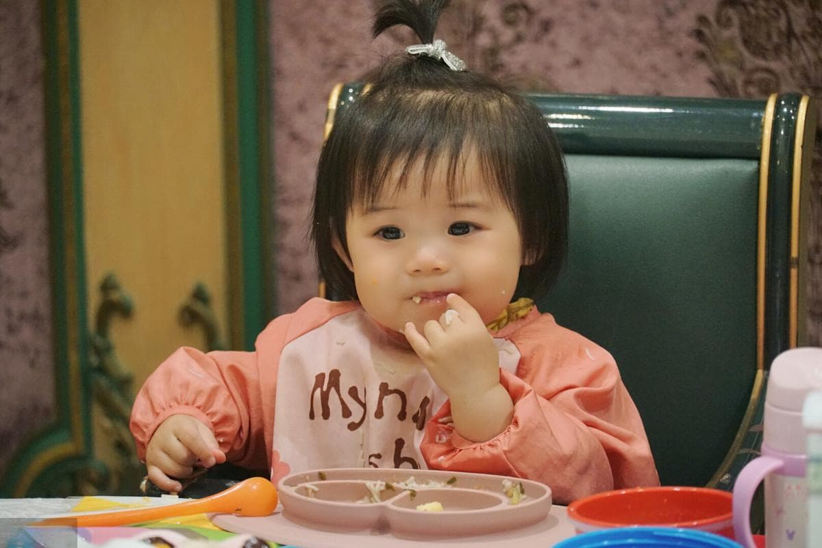 8个月宝宝辅食表： 辅食制作食谱分享，8个月大的宝宝，刚好可以吃这些