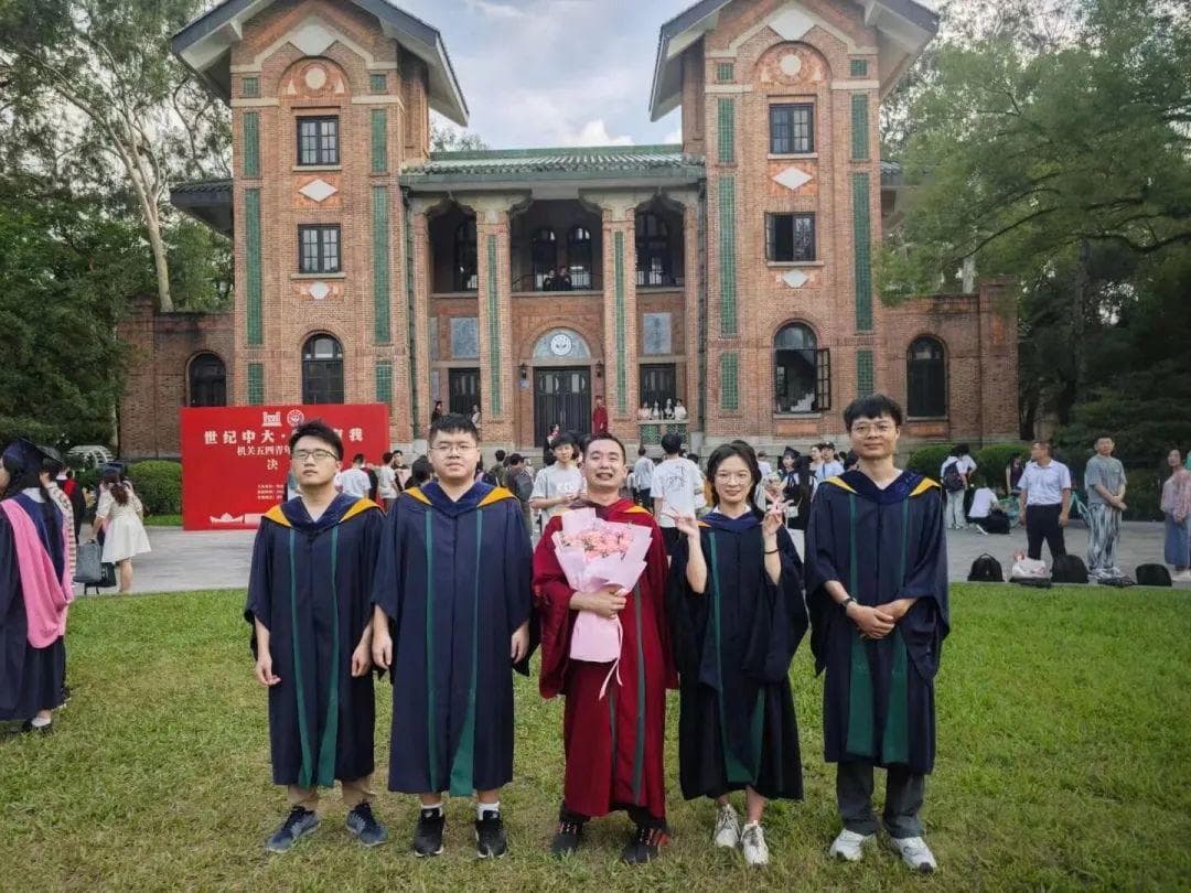 有一种逆袭叫“广元陈超”，脑瘫的他已从中大博士毕业！