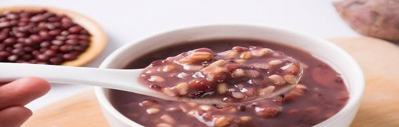 营养美味的养颜紫薯八宝粥（以紫薯为主材，多种食材融合，打造健康营养早餐）