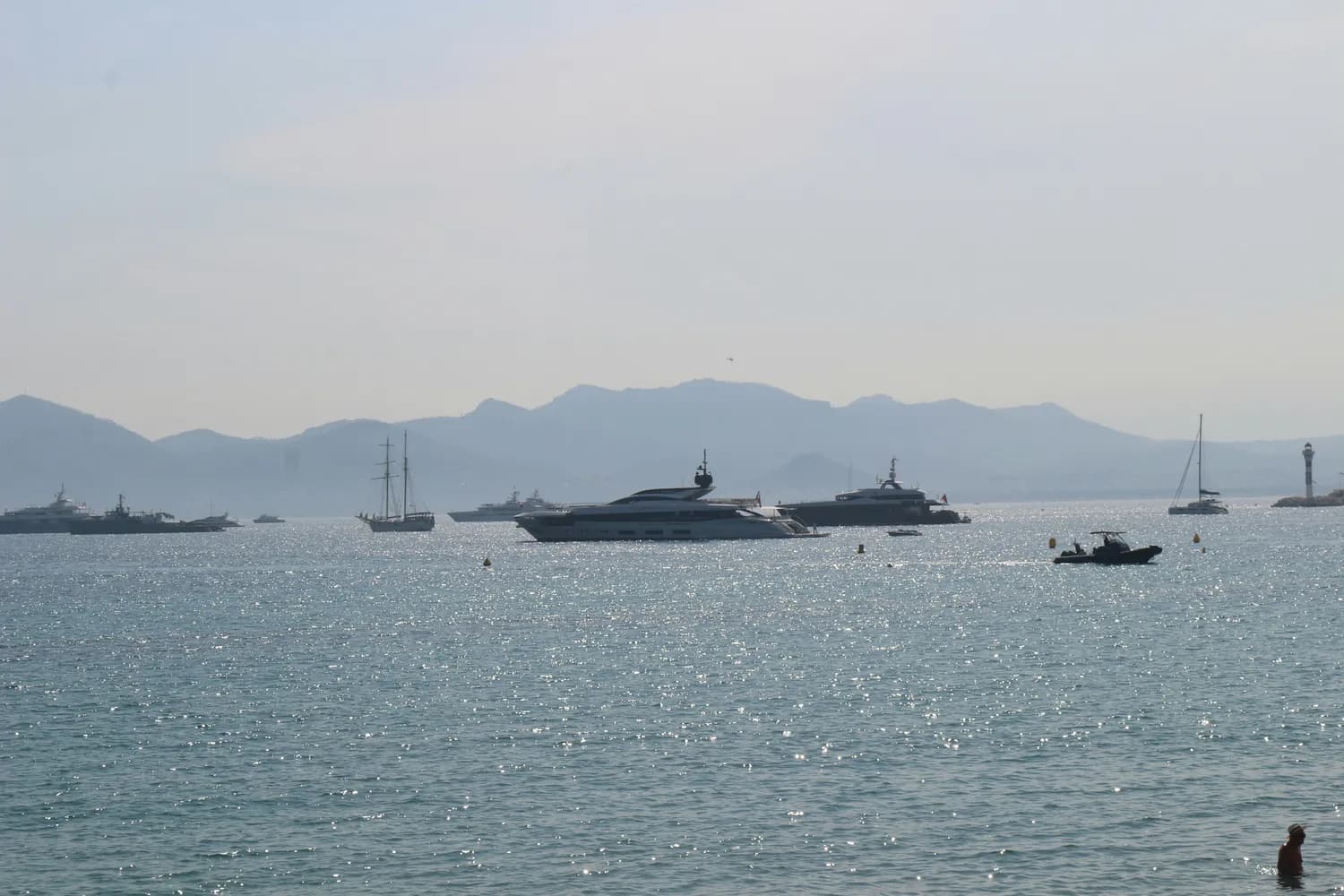 南澳岛青澳湾游艇出海攻略：从刺激到悠闲的完美海岛度假