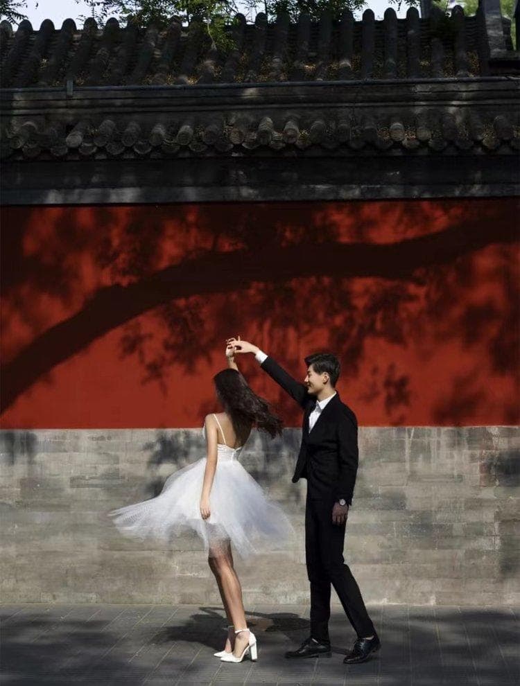 秋天拍婚纱照去哪里拍好看（推荐几个秋季婚纱摄影胜地）