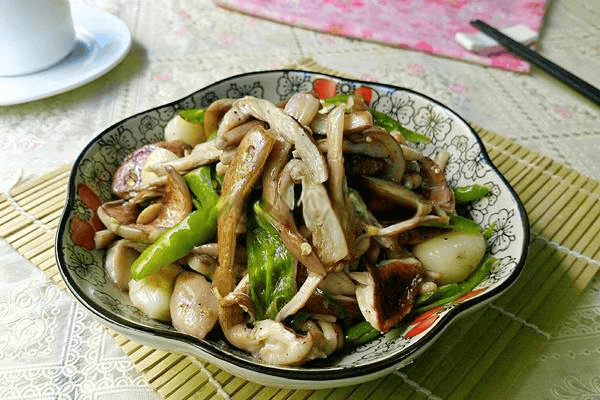 大脚菇炒青椒制作指南：大蒜检测确保食用安全