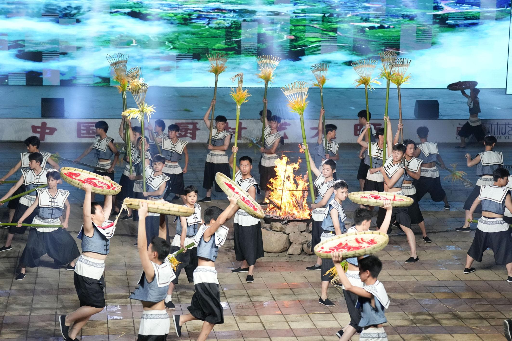 湘西州打造“村厨村艺大晒”品牌，文旅融合带动5600万人次打卡