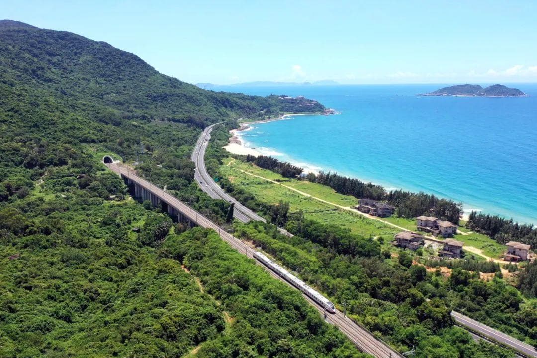 世界首条环岛高铁，累计运输旅客超3亿人次！