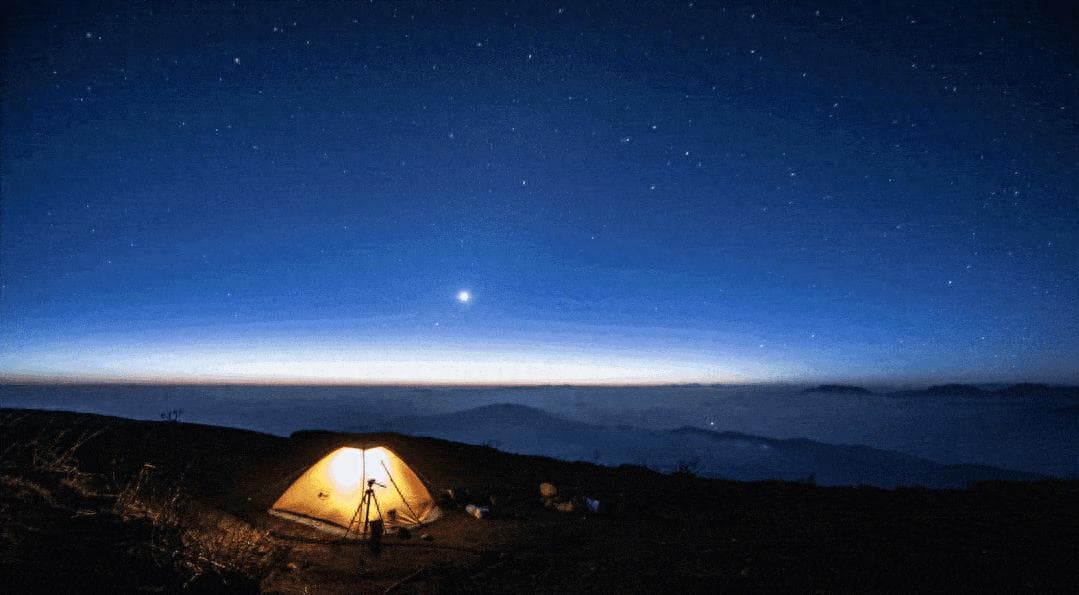 为何夜空中会有流星？流星是怎么产生的？看完突然好“心疼”流星