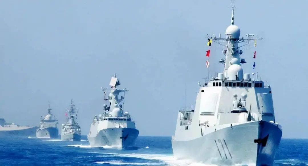 国防部部长和海军司令员是什么级别，谁的级别更高？