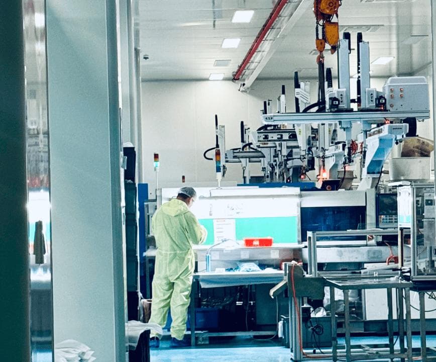 H13 钢铁氟龙模具电火花加工参数优化策略