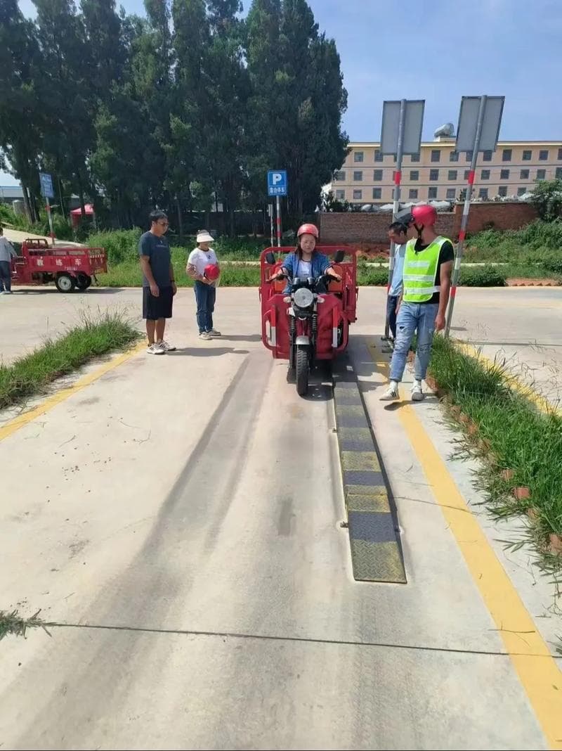 参加摩托车驾驶培训：全面掌握理论与实践，确保安全合法骑行