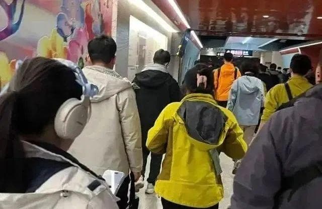 杀疯了的「北京市服」，统一全国审美？