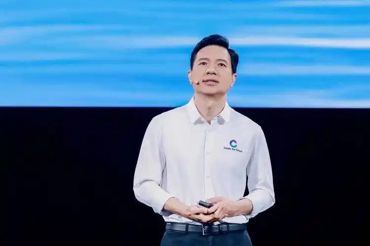 温和的李彦宏与百度的黄昏：AI时代的生死决战？