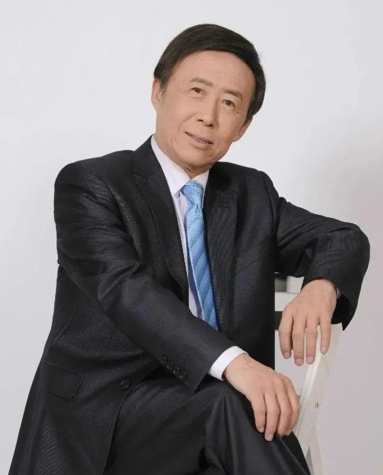 84岁田连元：结婚60年每年送妻子生日礼物，晚年痛失爱子，把儿媳当成亲闺女