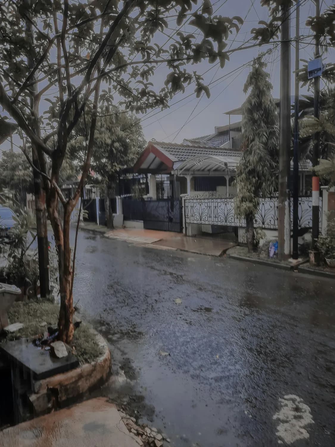 《恋与制作人》氪金套路大揭秘：抽卡概率低、周边价格虚高引争议