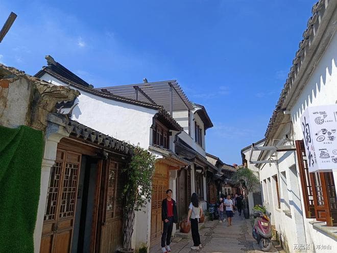 宜兴蜀山古南街：紫砂文化发源地的"前店后坊"传奇