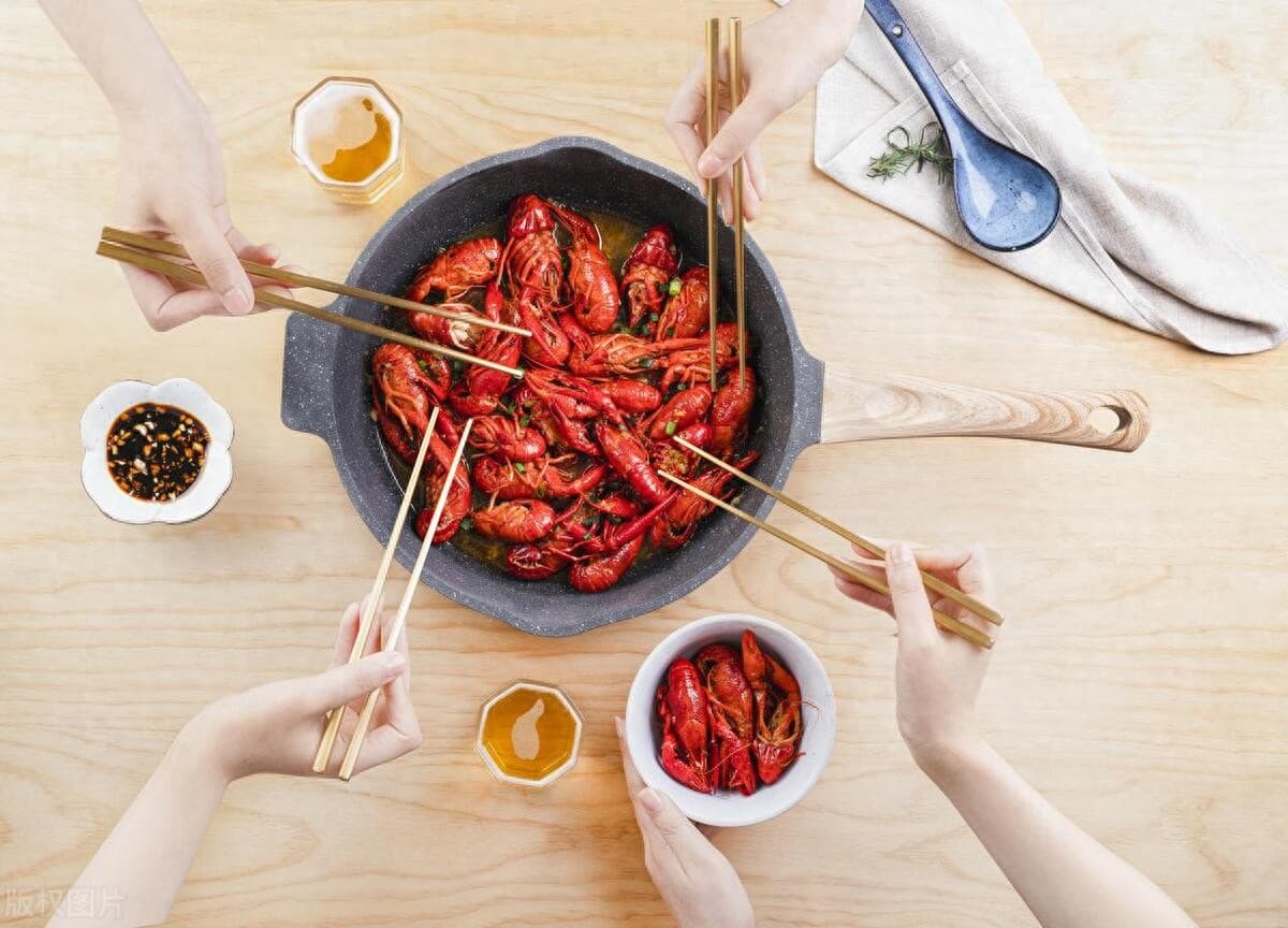麦饭石不粘锅：健康烹饪新选择还是潜在风险？