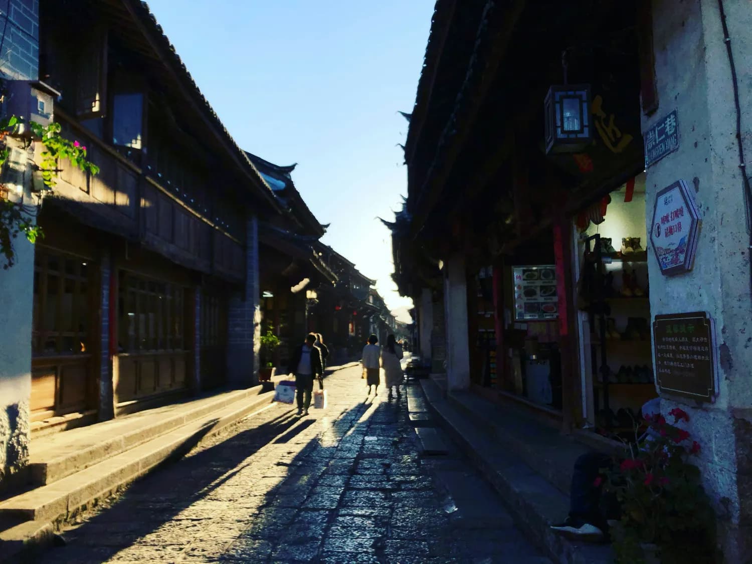 秋冬打卡泰宁古城及大金湖：千年古镇与水上丹霞的绝美邂逅