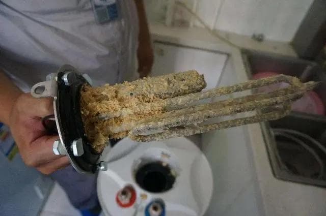 热水器内的镁棒一般几年换一次？热水器镁棒怎么换？