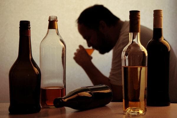 长期喝酒会得脂溢性皮炎吗