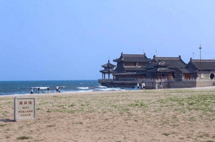 秦皇岛十大旅游景点排名：山海关上榜，北戴河拍排第一位