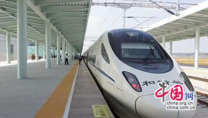 时评：环岛高铁乘风起，“金色圆环”满活力