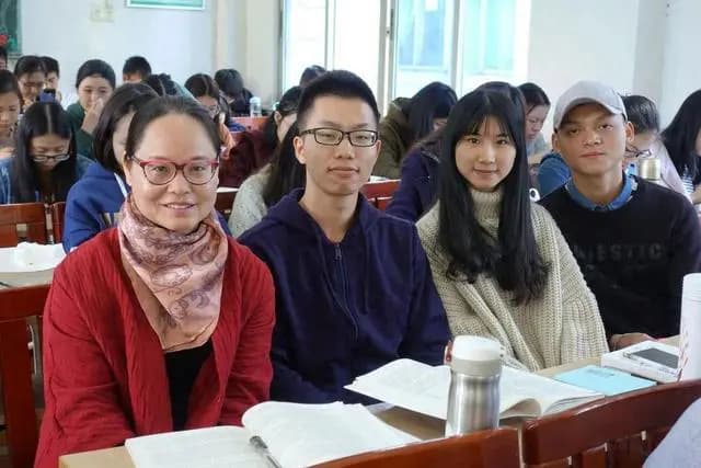 黄灯：二本院校学生的命运，是中国最基本的底色