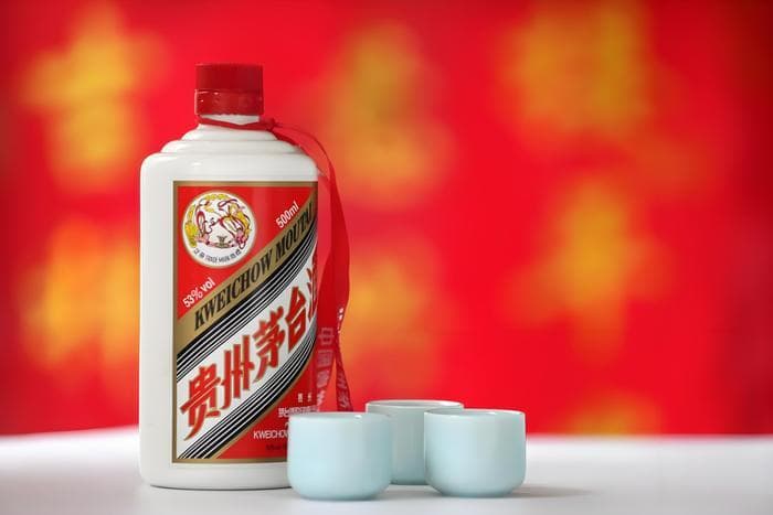 茅台酒价格波动深度分析：供需、政策与消费者偏好的交响曲