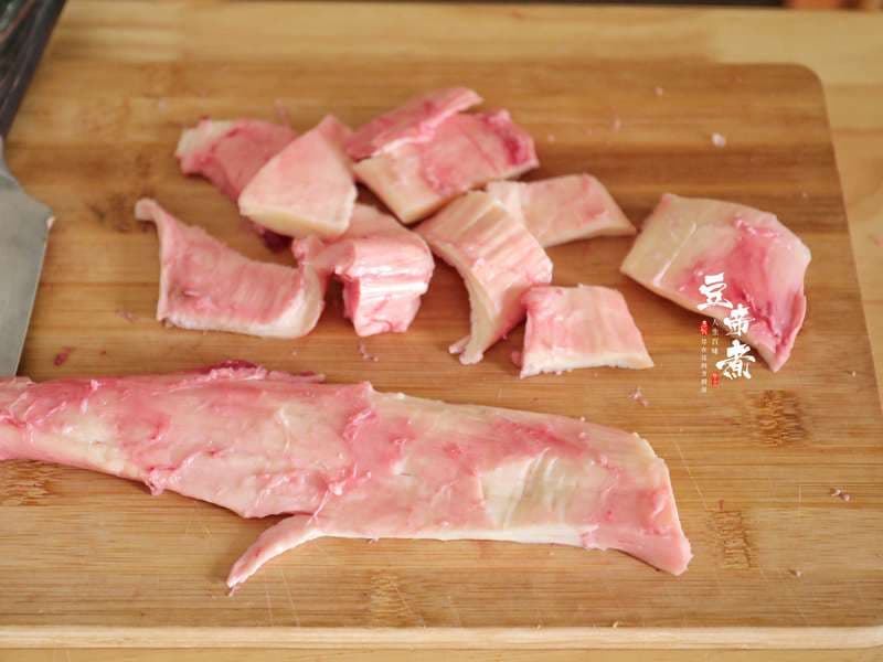 暖身滋补牛肉汤：一道驱寒暖身的冬季佳品