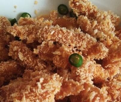 无骨鸡柳的完美制作攻略：从食材准备到出锅装盘