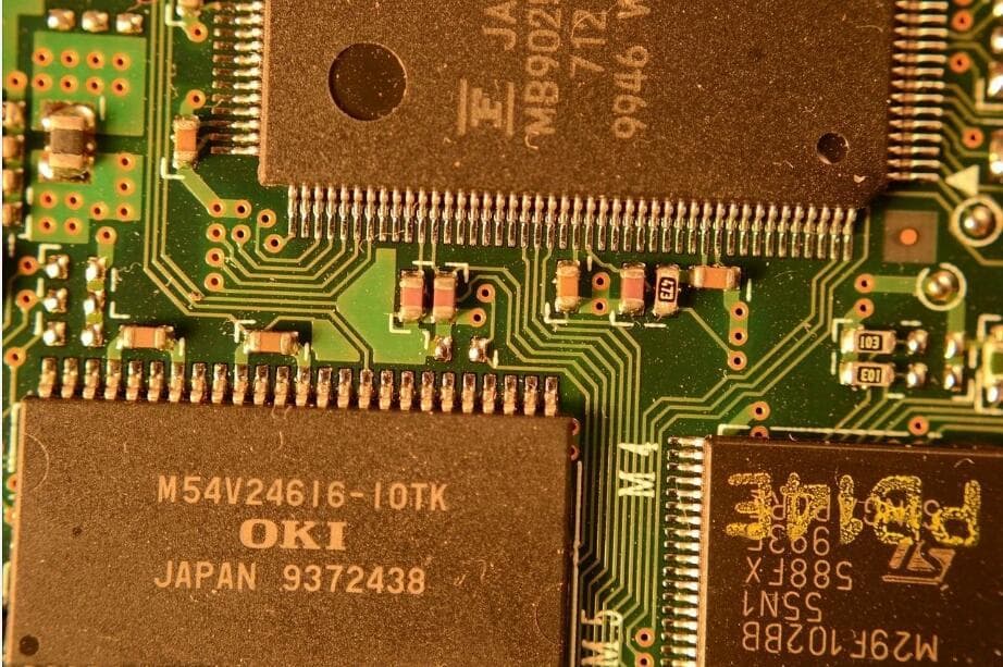PCB金手指太脏，不如用橡皮擦试试