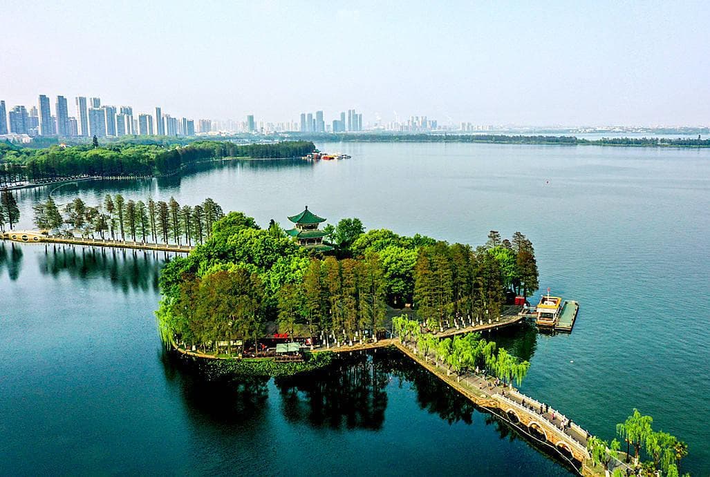 骑在长江上的城市武汉，到底是江南的城市还是江北的城市呢