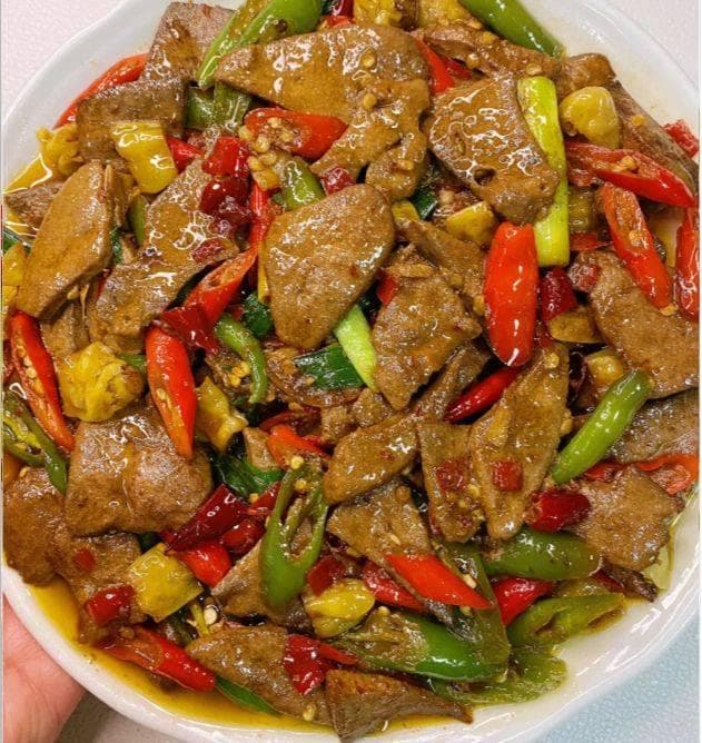云南家常风味：爆炒猪肝的烹饪技巧，原汁原味