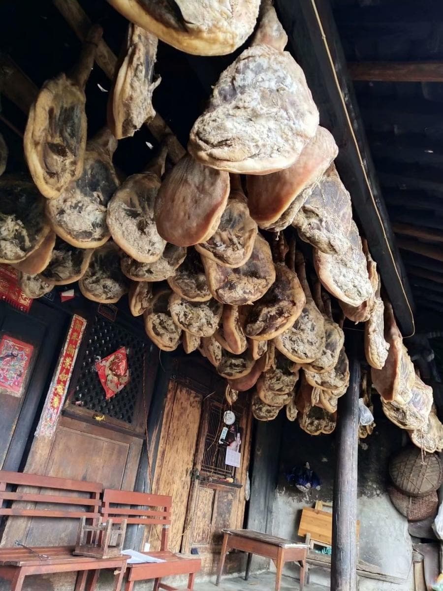 云南腊味地图：从诺邓火腿到大理吹肝，八种滇式年味