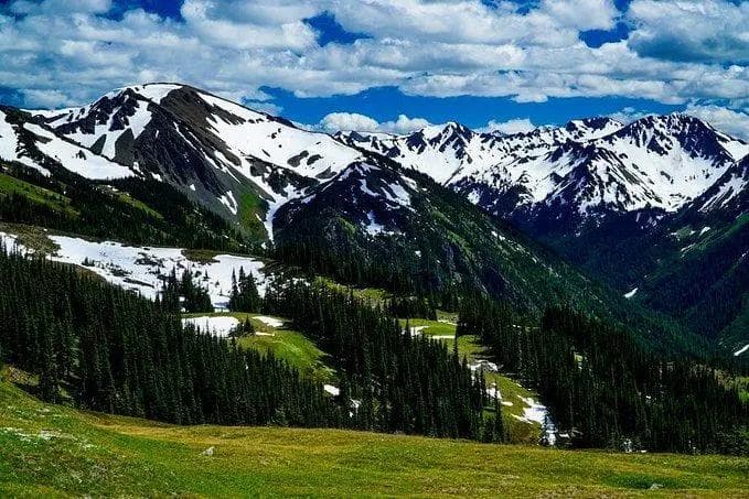 奥林匹斯山：希腊神话与文化的圣山