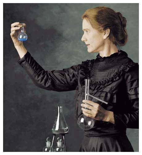 居里夫人已经去世90年了，遗骸仍需厚重铅板覆盖包裹，究竟为何？
