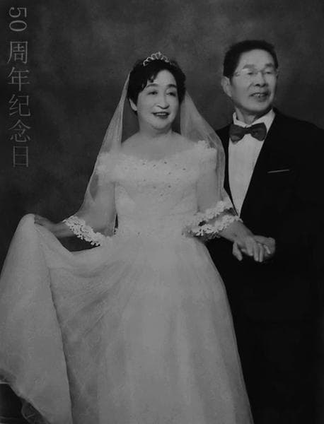 金婚夫妇：他吹笛子她跳舞，用文艺共度晚年