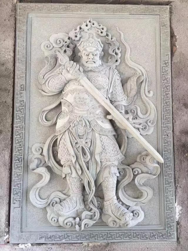 石雕四大天王佛像：慈悲与力量的化身
