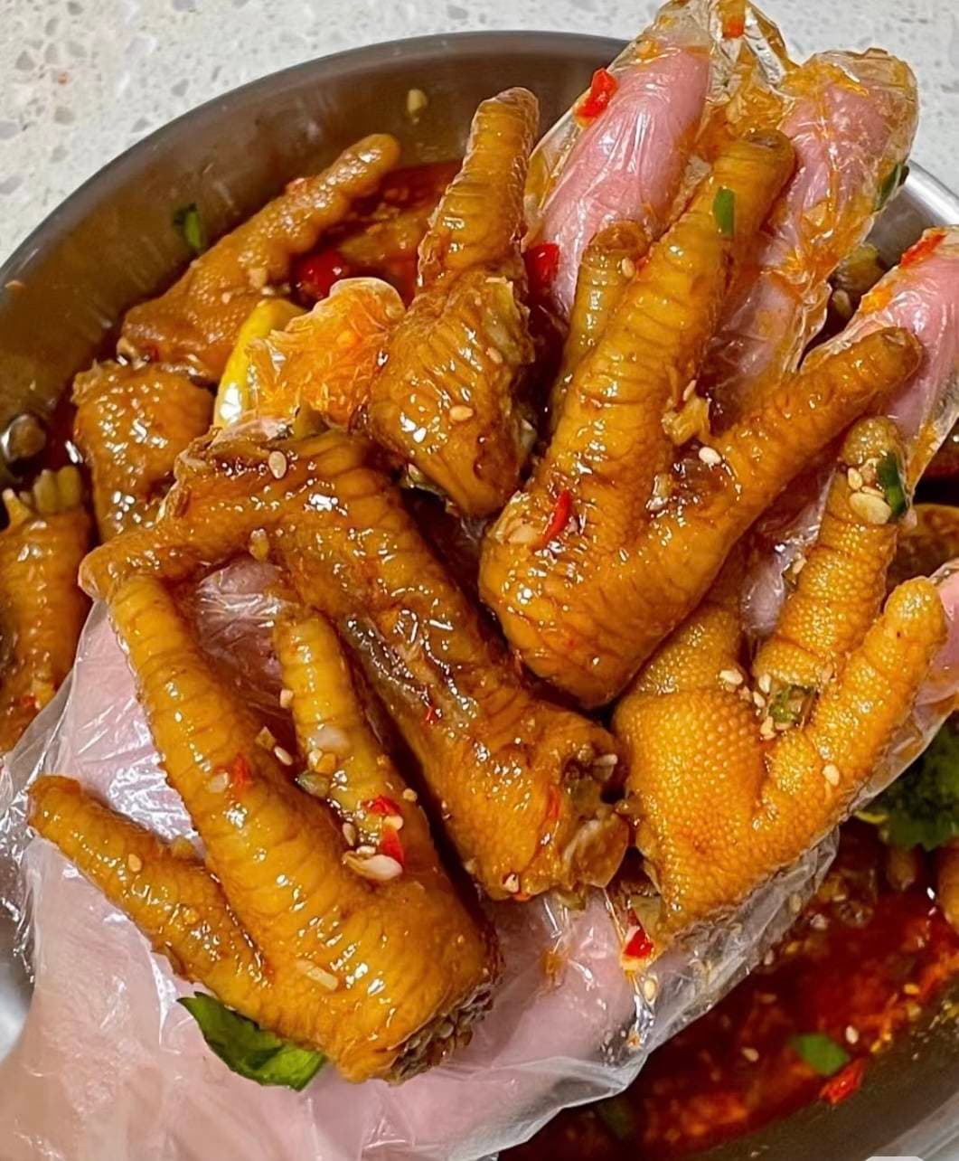 蒜香四溢，凉拌鸡爪的味蕾狂欢