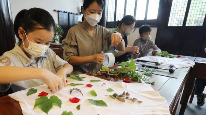 不是拍照打卡，年轻人这样保留春天的方式登上了热搜
