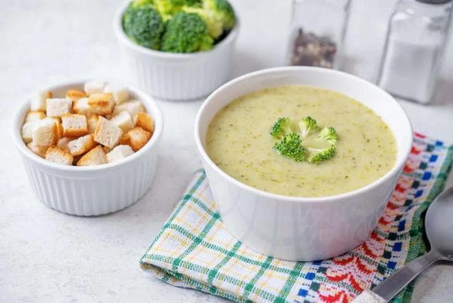6月龄宝宝饮食全攻略：奶量、辅食一网打尽！