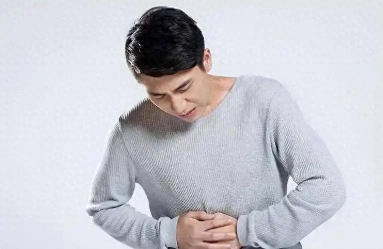胰腺有问题的人群注意：不想患上胰腺癌，日常生活中要注意这些事